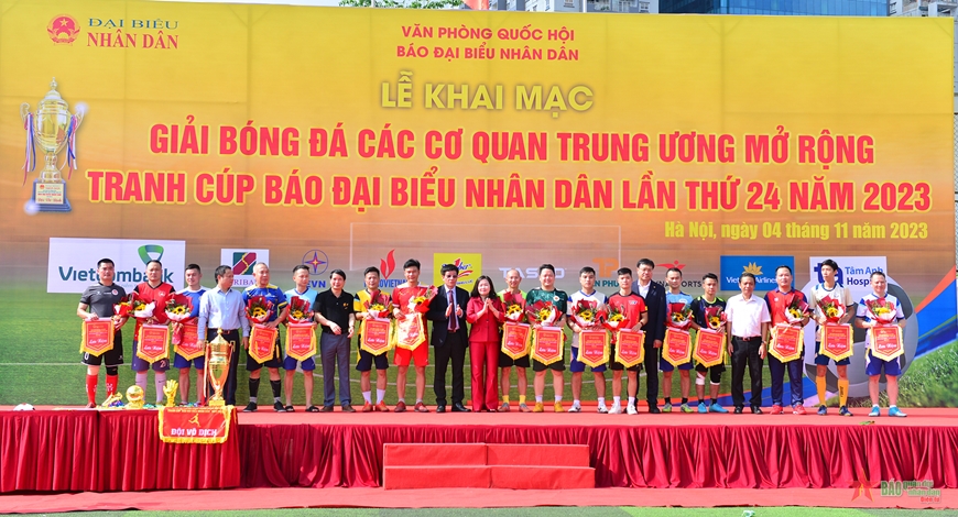 16 đội b&oacute;ng tranh t&agrave;i tại Giải b&oacute;ng đ&aacute; c&aacute;c cơ quan Trung ương mở rộng - Ảnh 1.