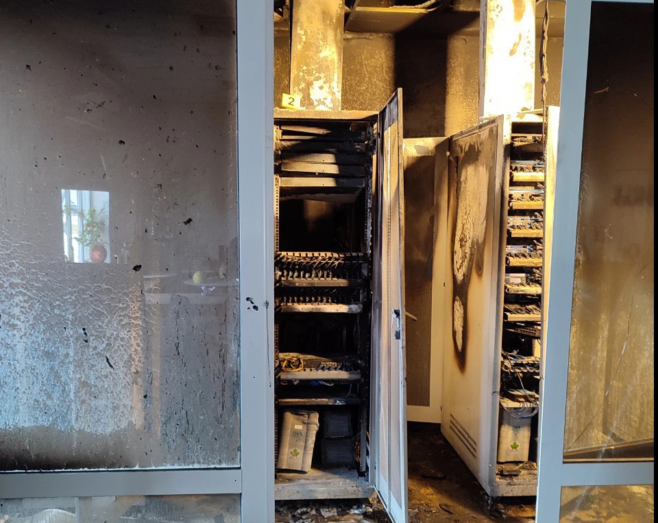 Hải Ph&ograve;ng: Ch&aacute;y ph&ograve;ng CNTT Cảng Nam Đ&igrave;nh Vũ  - Ảnh 2.