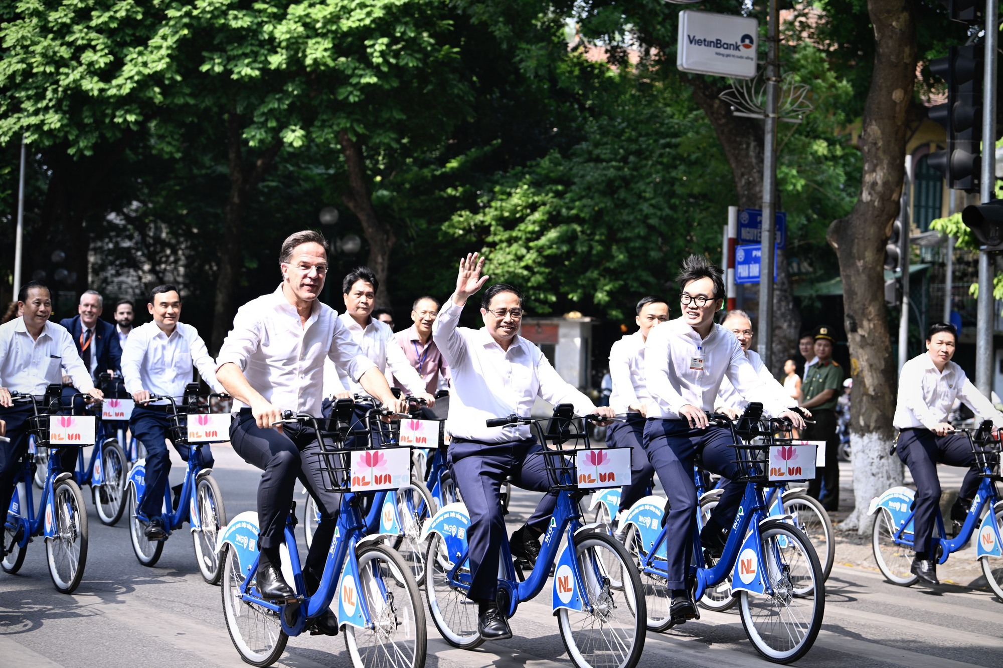 Dịch vụ xe đạp c&ocirc;ng cộng h&uacute;t kh&aacute;ch nhất ở H&agrave; Nội - Ảnh 1.