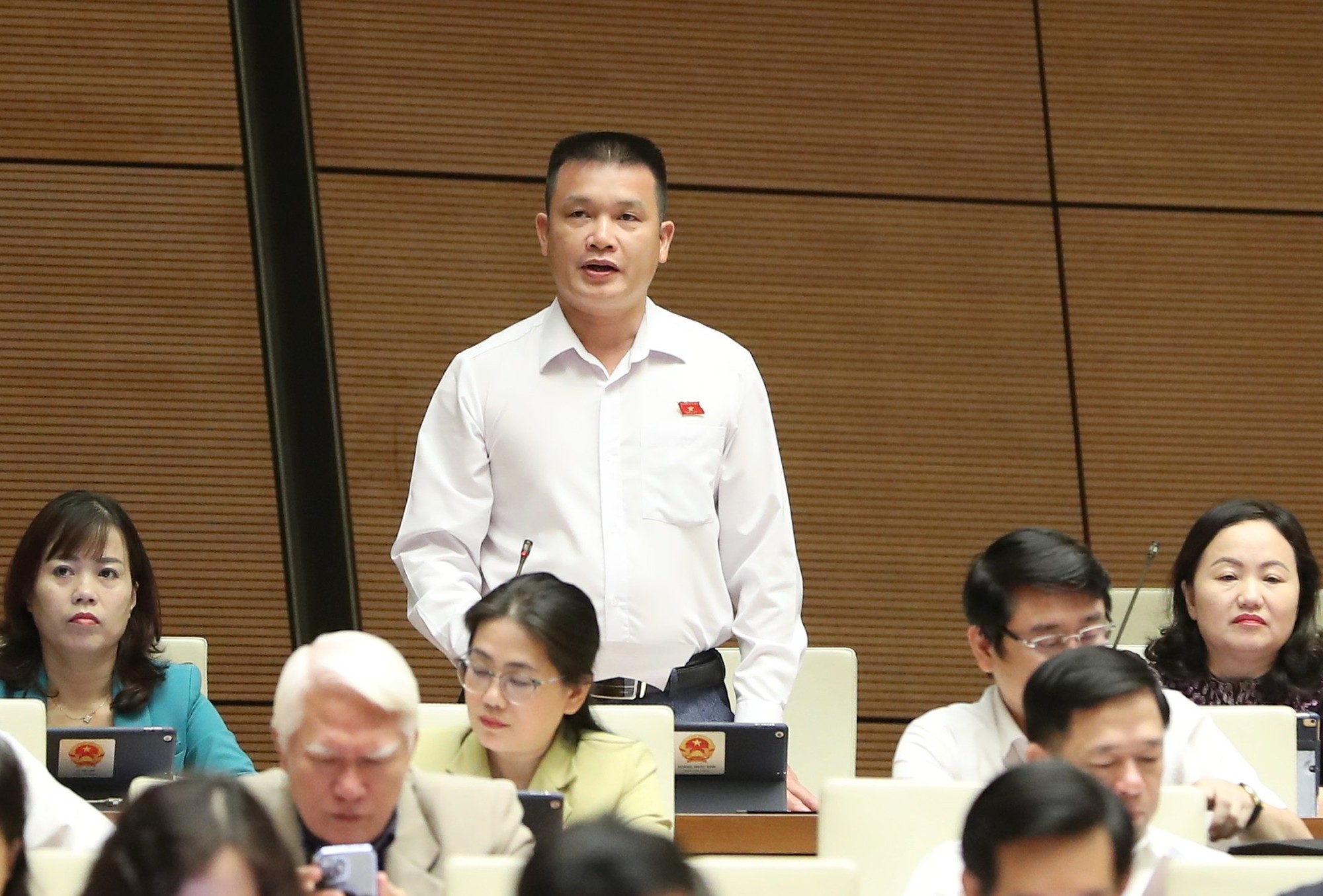 Bộ trưởng X&acirc;y dựng n&oacute;i về giải ph&aacute;p "bắt bệnh" quy hoạch treo - Ảnh 1.