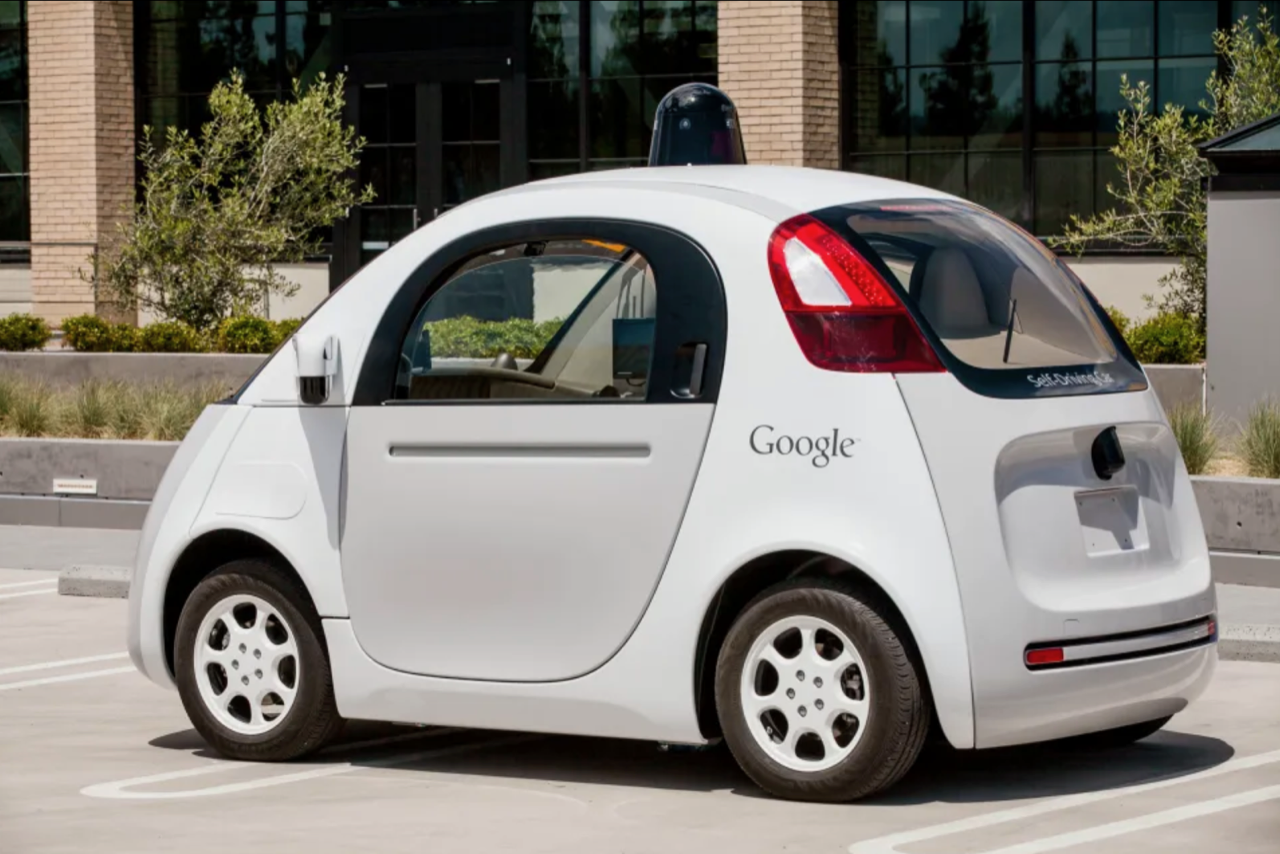 Cận cảnh nguy&ecirc;n mẫu xe tự l&aacute;i đầu ti&ecirc;n của &ocirc;ng lớn Google - Ảnh 1.