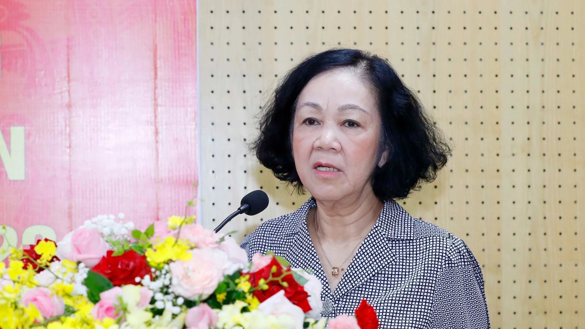 Bộ Ch&iacute;nh trị quy định c&aacute;c h&agrave;nh vi bị cấm trong điều tra, truy tố, x&eacute;t xử, thi h&agrave;nh &aacute;n - Ảnh 1.