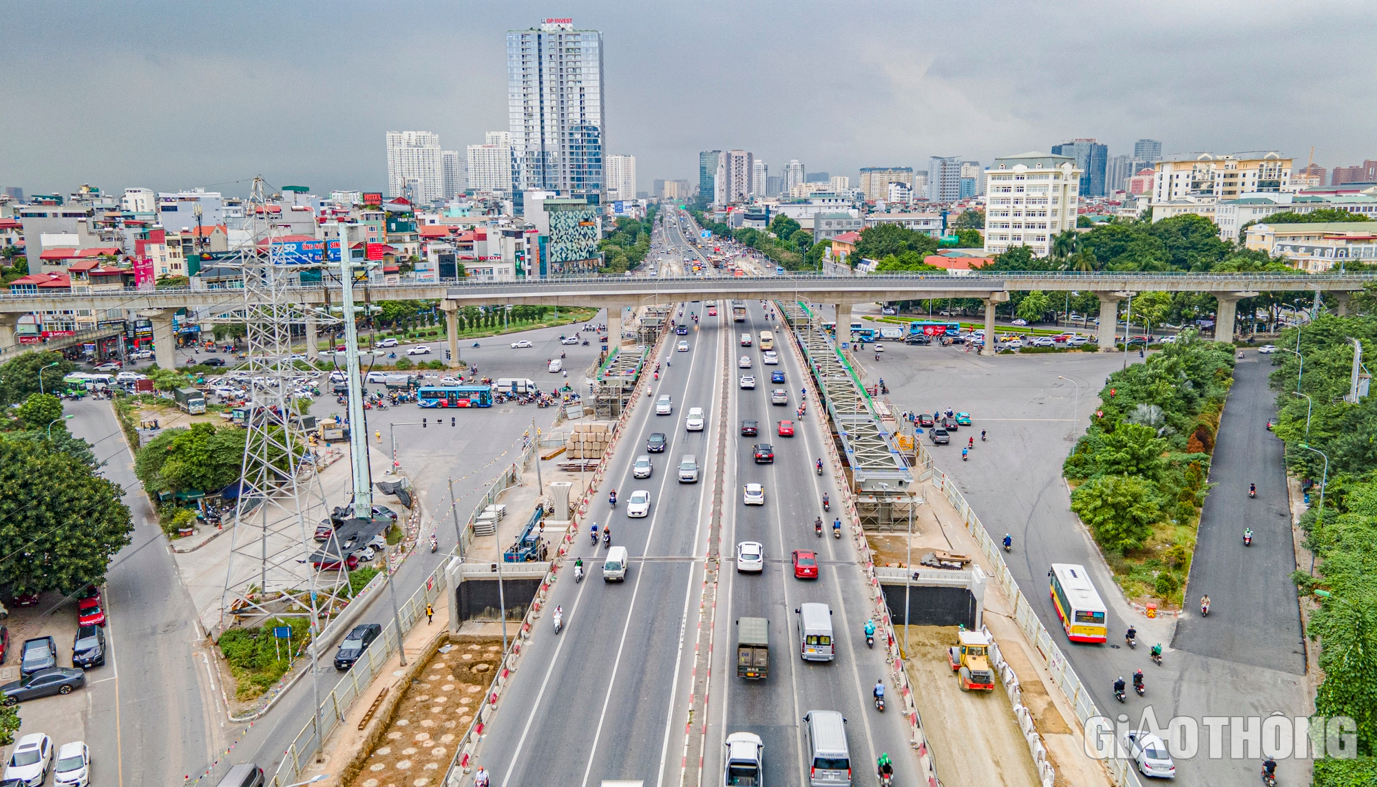 Hai đơn nguy&ecirc;n cầu đ&ocirc; thị n&uacute;t giao Mai Dịch dần th&agrave;nh h&igrave;nh sau 9 th&aacute;ng thi c&ocirc;ng  - Ảnh 13.