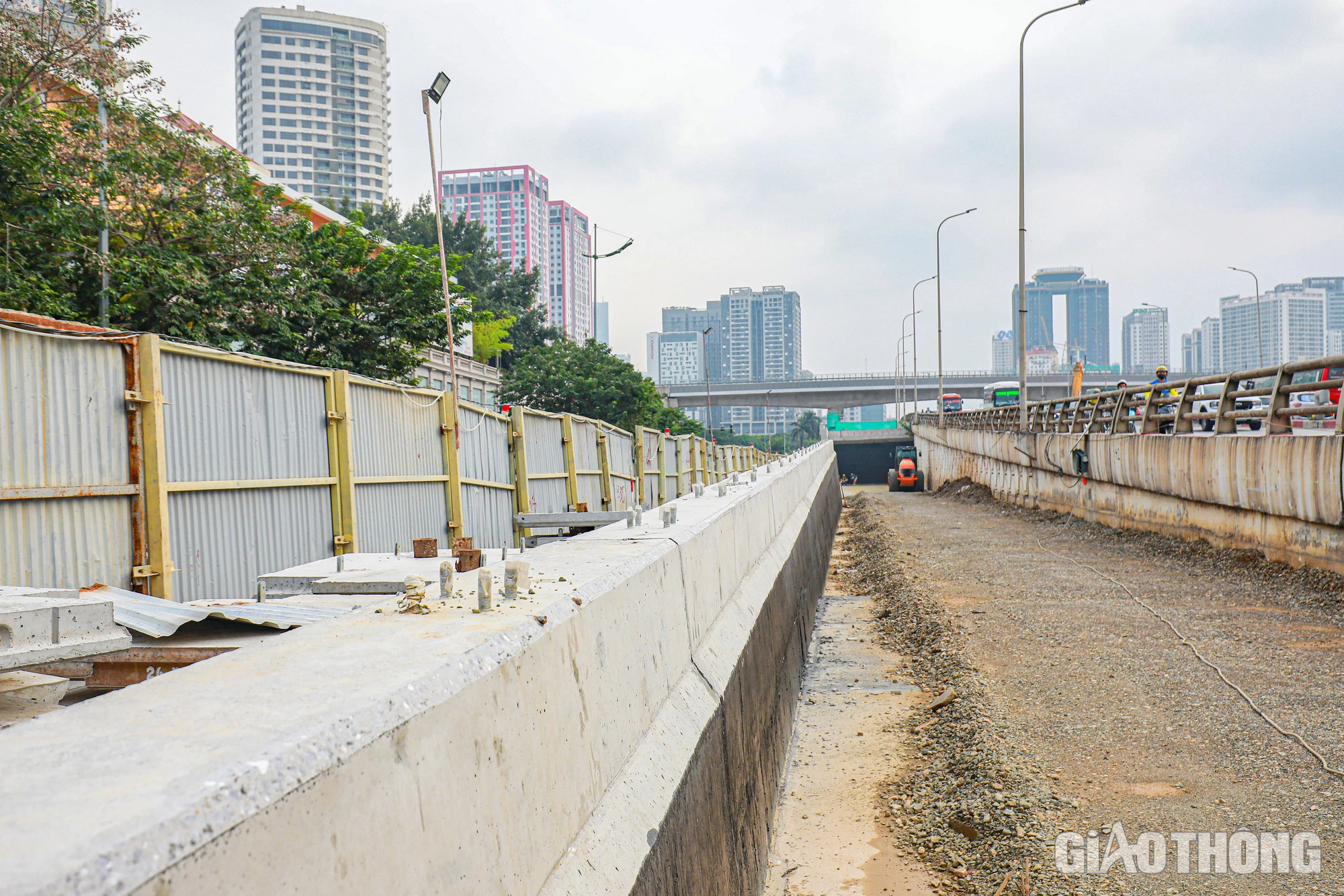 Hai đơn nguy&ecirc;n cầu đ&ocirc; thị n&uacute;t giao Mai Dịch dần th&agrave;nh h&igrave;nh sau 9 th&aacute;ng thi c&ocirc;ng  - Ảnh 10.
