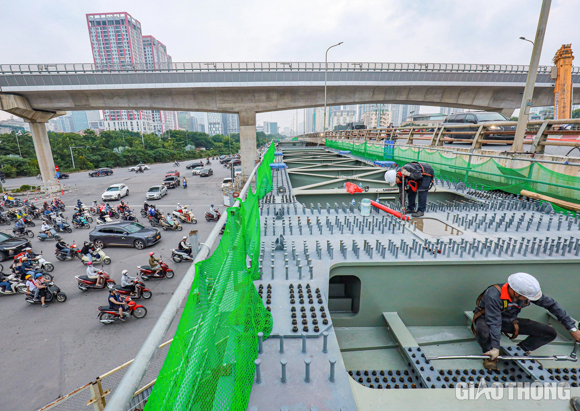 Hai đơn nguy&ecirc;n cầu đ&ocirc; thị n&uacute;t giao Mai Dịch dần th&agrave;nh h&igrave;nh sau 9 th&aacute;ng thi c&ocirc;ng  - Ảnh 5.