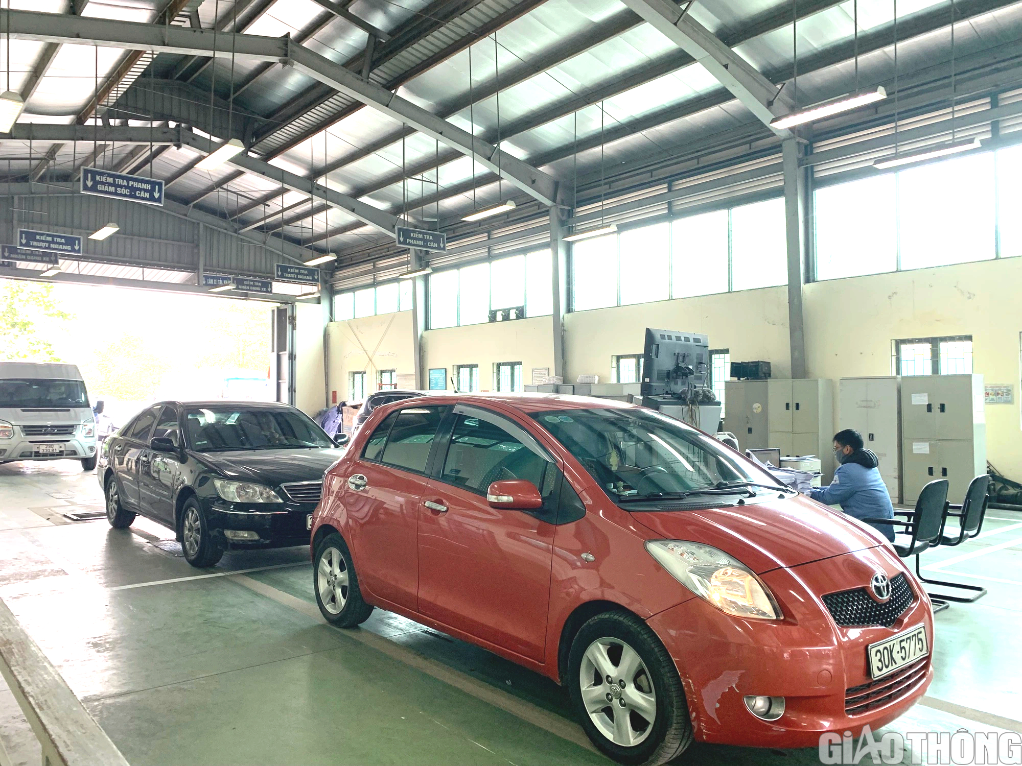Người d&acirc;n h&igrave;nh th&agrave;nh th&oacute;i quen đặt lịch đăng kiểm qua ứng dụng - Ảnh 1.