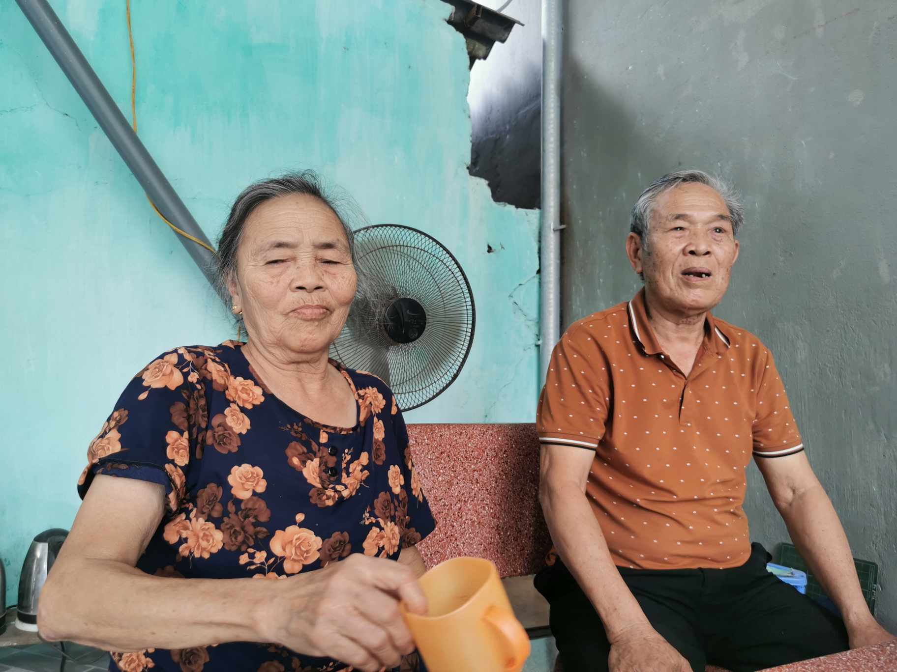 Người d&acirc;n ngh&egrave;o khổ đi&ecirc;u đứng khi c&aacute;n bộ x&atilde; ở Hải Dương tuy&ecirc;n bố vỡ hụi - Ảnh 2.