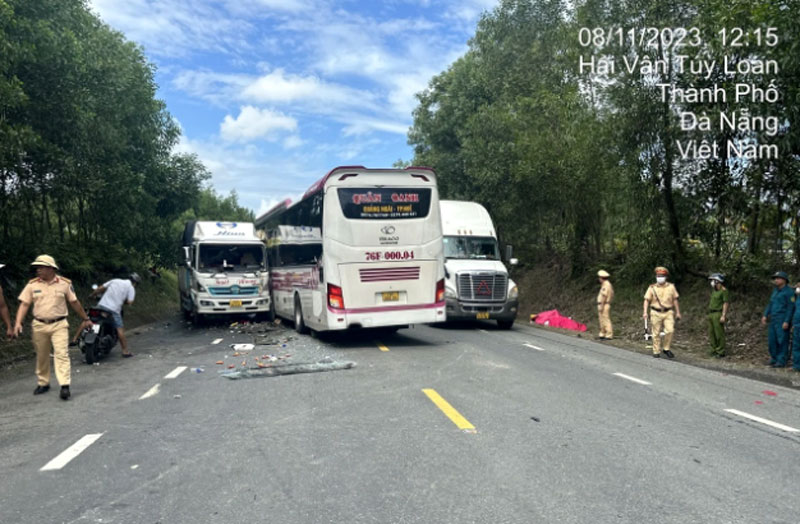 Hiện trường vụ TNGT.