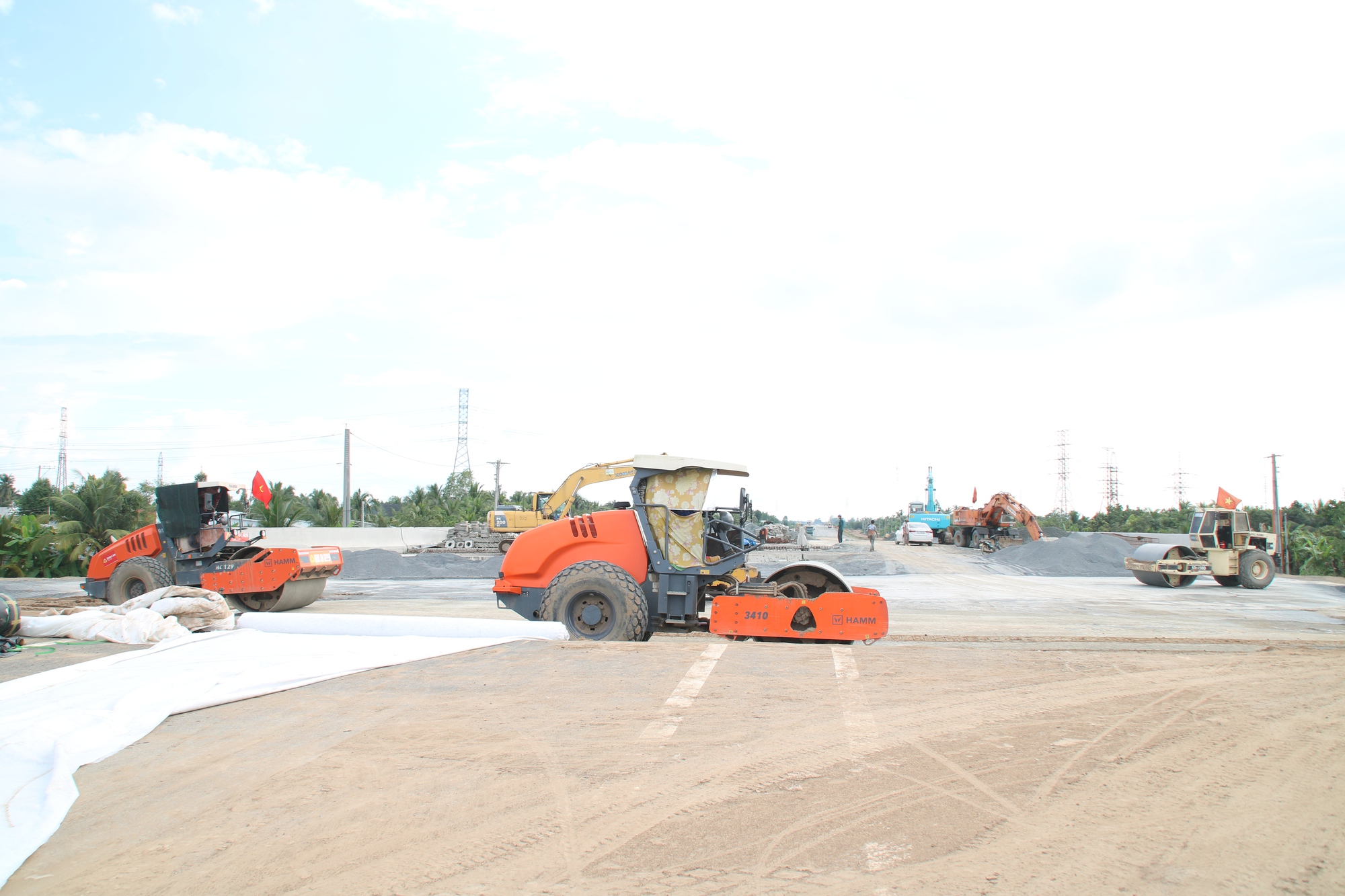 Bộ GTVT: Cao tốc Mỹ Thuận - Cần Thơ phải xong thảm nhựa trước ng&agrave;y 10/12 - Ảnh 2.