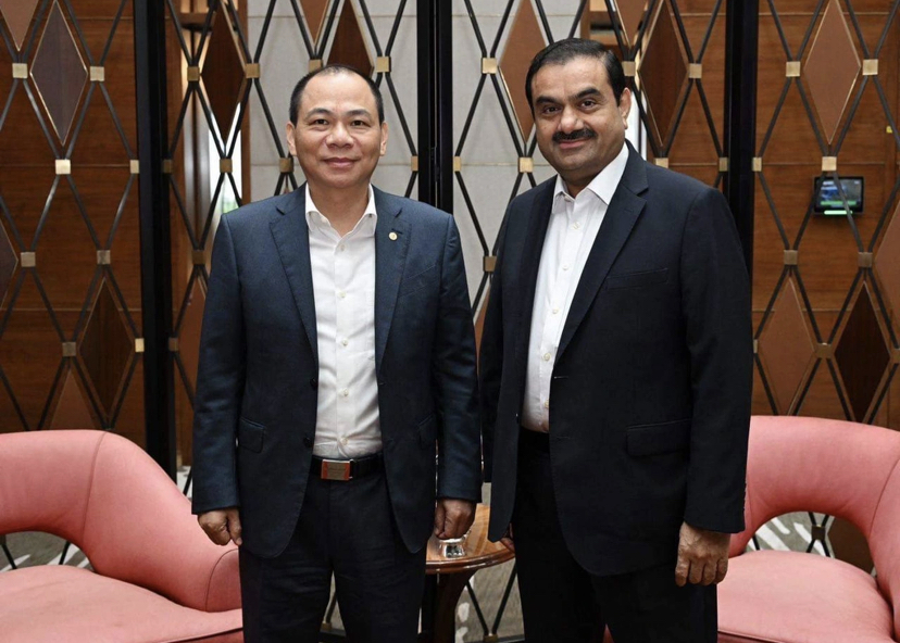 &Ocirc;ng Phạm Nhật Vượng b&agrave;n chuyện l&agrave;m ăn với tỷ phủ Ấn Độ - Ảnh 1.