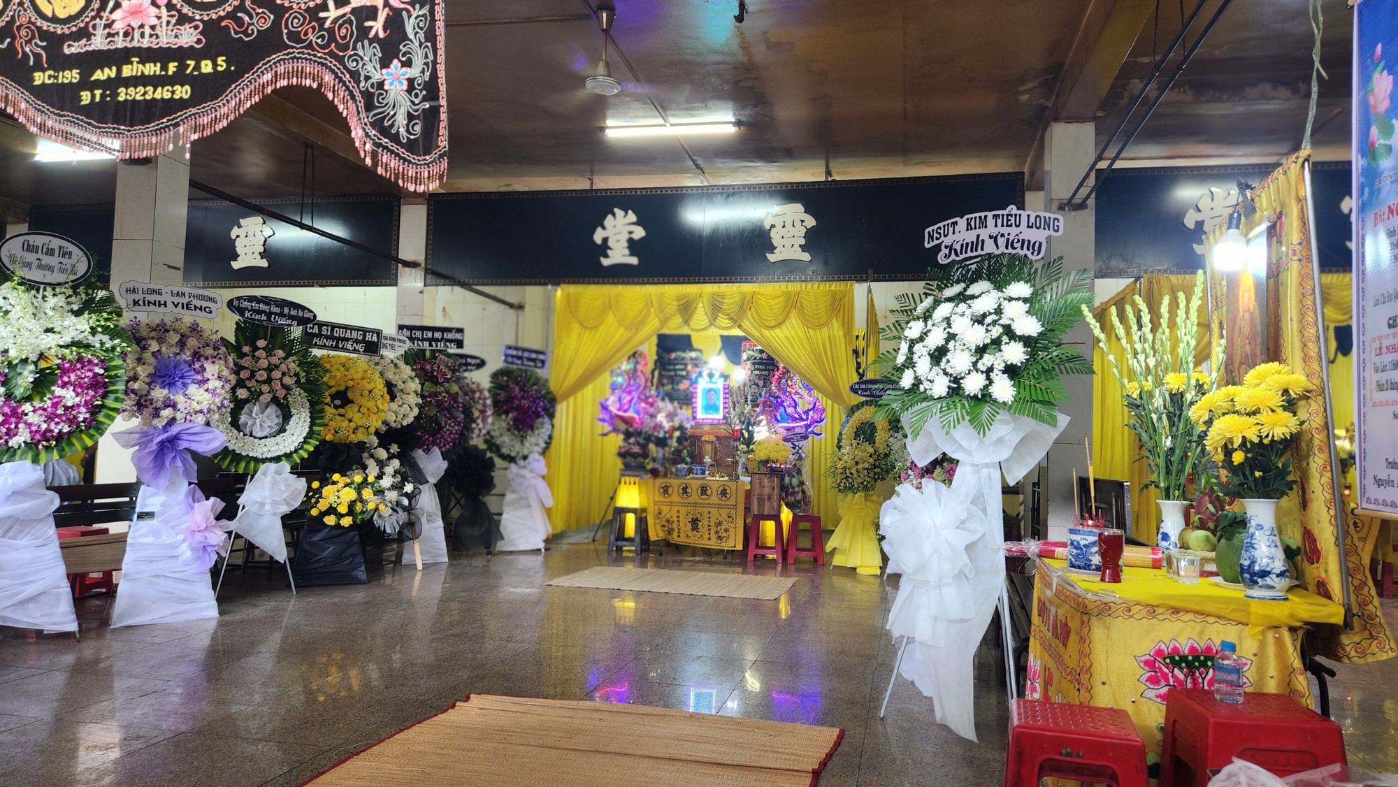 Đi tập văn nghệ, người phụ nữ t&ocirc;ng b&oacute; thanh sắt tr&ecirc;n xe x&iacute;ch l&ocirc; tử vong - Ảnh 1.