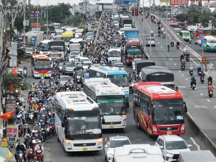 V&igrave; sao TP.HCM muốn thu hồi đề xuất hạn chế tốc độ 30km/h trong nội đ&ocirc;? - Ảnh 1.