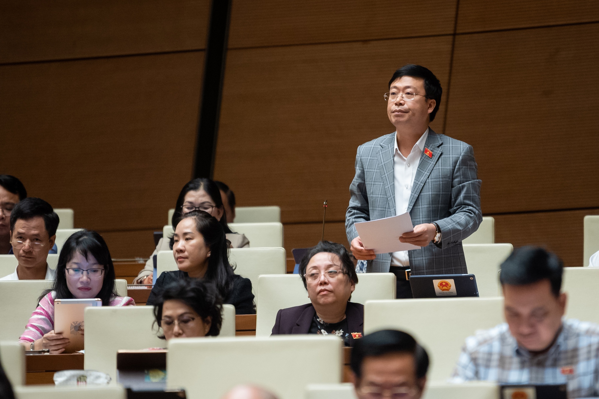 ĐBQH đang thảo luận về ch&iacute;nh s&aacute;ch đặc th&ugrave; đầu tư x&acirc;y dựng c&ocirc;ng tr&igrave;nh giao th&ocirc;ng đường bộ - Ảnh 7.