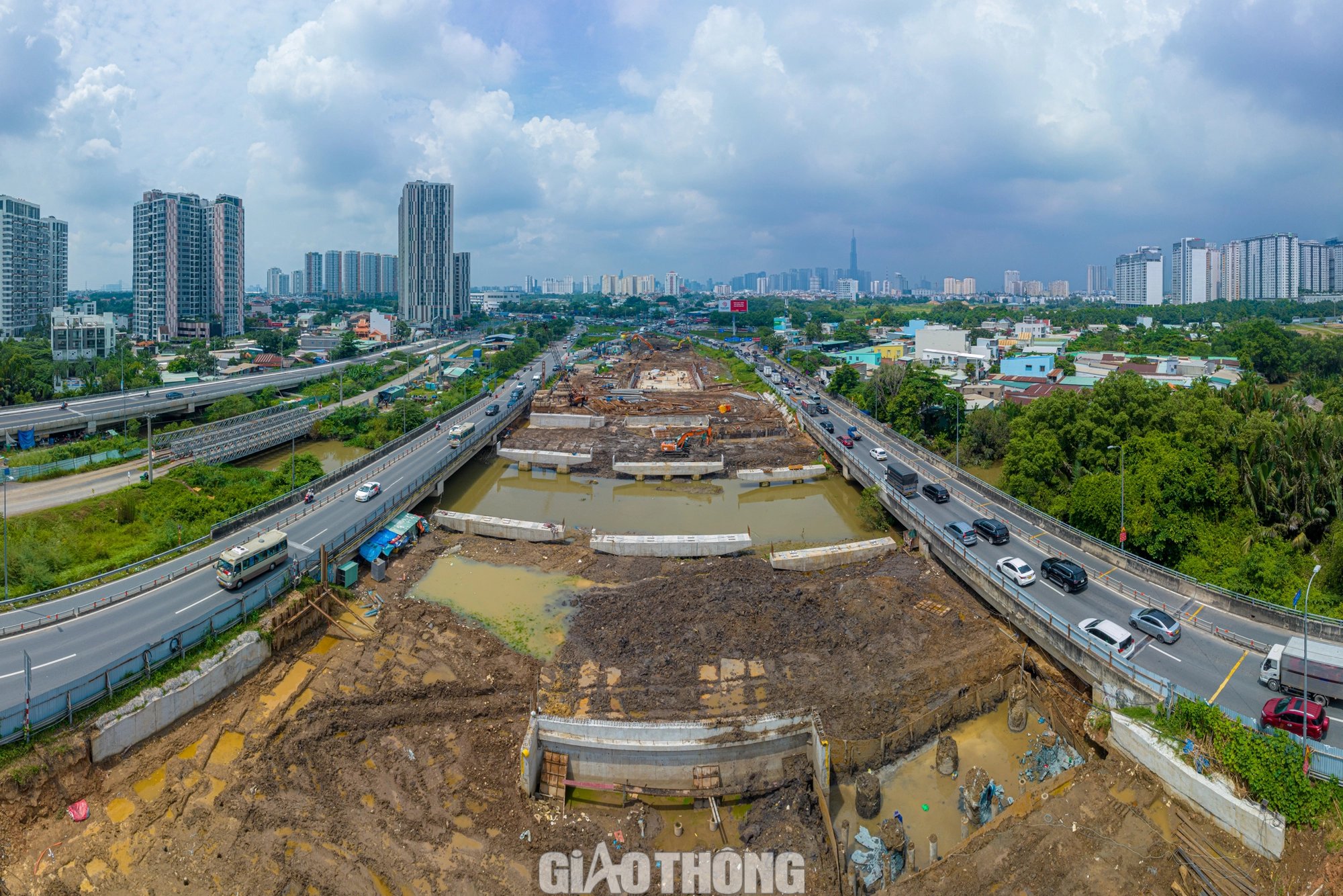 3 dự &aacute;n ngh&igrave;n tỷ sớm khơi th&ocirc;ng cửa ng&otilde; TP.HCM - Ảnh 1.