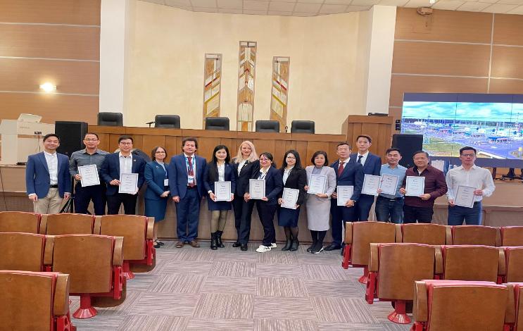 photo-1699496324447 photo-1699496324447