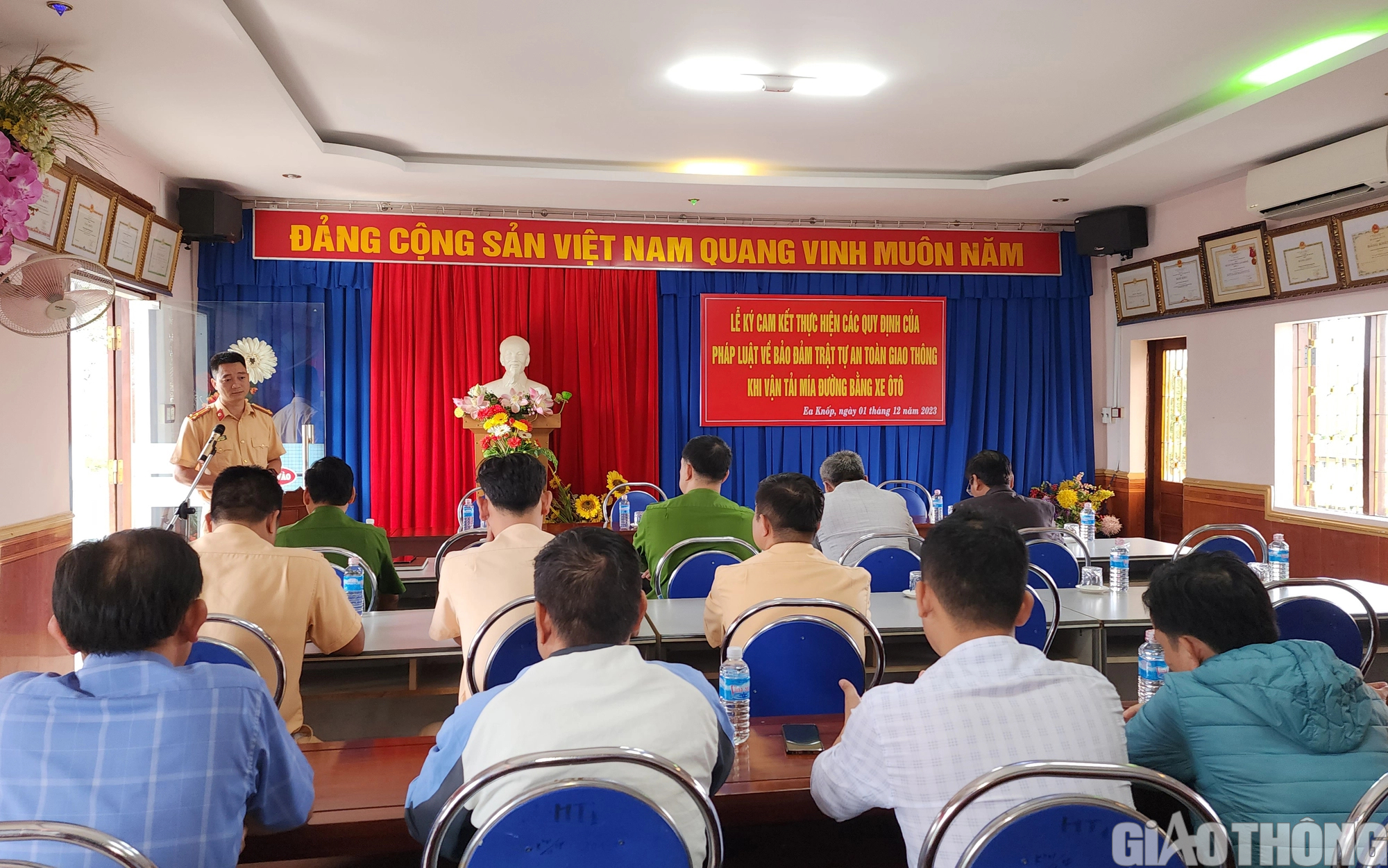 Doanh nghiệp vận chuyển m&iacute;a k&iacute; cam kết kh&ocirc;ng chở qu&aacute; khổ qu&aacute; tải - Ảnh 2.