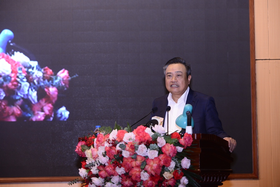 Chủ tịch H&agrave; Nội Trần Sỹ Thanh trả lời thắc mắc của cử tri về căn cước c&ocirc;ng d&acirc;n - Ảnh 1.