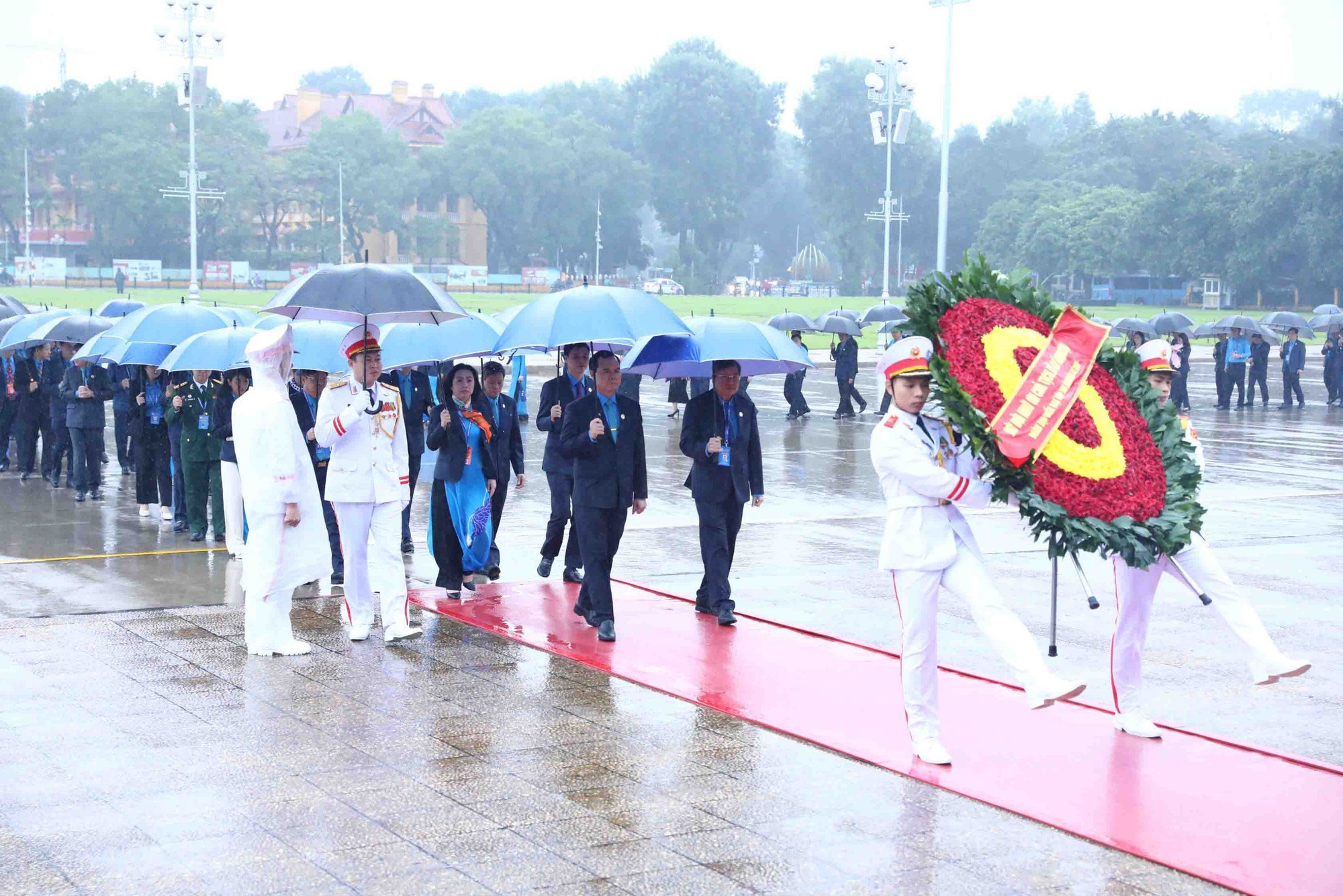 Ch&ugrave;m ảnh: Khai mạc Đại hội XIII C&ocirc;ng đo&agrave;n Việt Nam, nhiệm kỳ 2023 - 2028 - Ảnh 1.