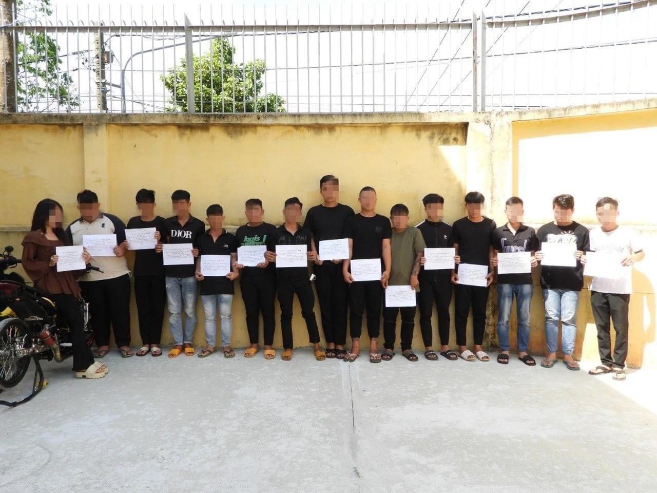 Bình Dương: Triệu tập 15 đối tượng đua xe, tạm giữ 11 xe máy, 3 súng bắn đạn chì - Ảnh 1. Bình Dương: Triệu tập 15 đối tượng đua xe, tạm giữ 11 xe máy, 3 súng bắn đạn chì - Ảnh 1.