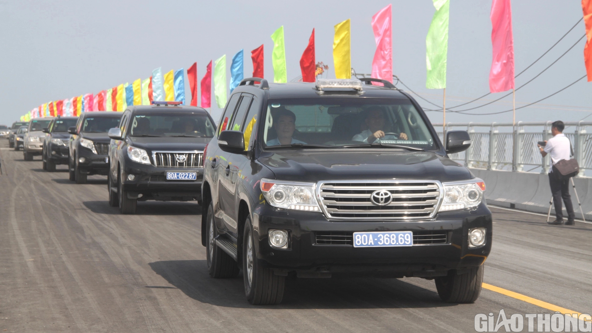 Phó thủ tướng dự lễ thông xe cầu Sông Ông Đốc hơn 690 tỷ đồng ở Cà Mau - Ảnh 4. Phó thủ tướng dự lễ thông xe cầu Sông Ông Đốc hơn 690 tỷ đồng ở Cà Mau - Ảnh 4.