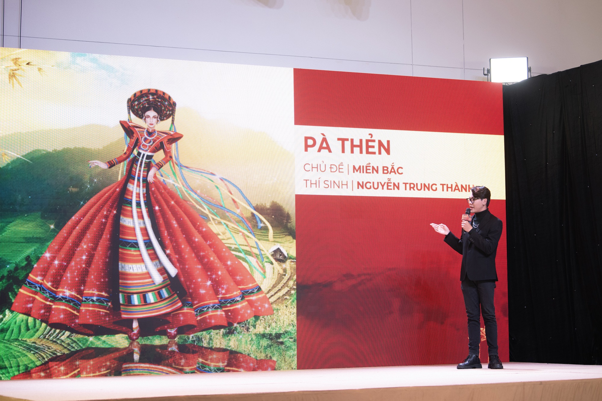 Thiết kế Đ&ocirc;ng Cu&ocirc;ng Đệ Nhị v&agrave; G&aacute;nh h&aacute;t bội được tranh gi&agrave;nh tại Trang phục Văn h&oacute;a D&acirc;n tộc - Ảnh 3.