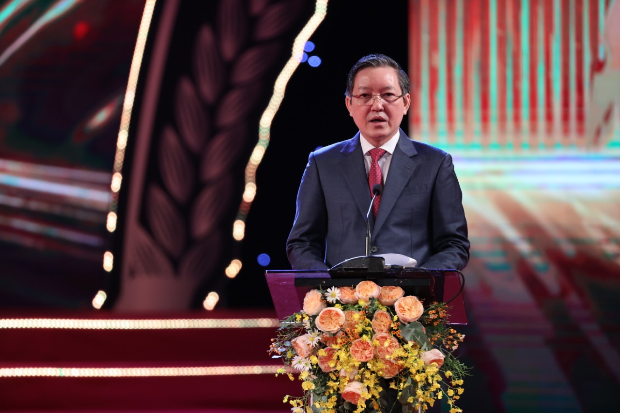 26 tác phẩm đạt giải báo chí viết về “nông nghiệp, nông dân, nông thôn Việt Nam” - Ảnh 2. 26 tác phẩm đạt giải báo chí viết về “nông nghiệp, nông dân, nông thôn Việt Nam” - Ảnh 2.