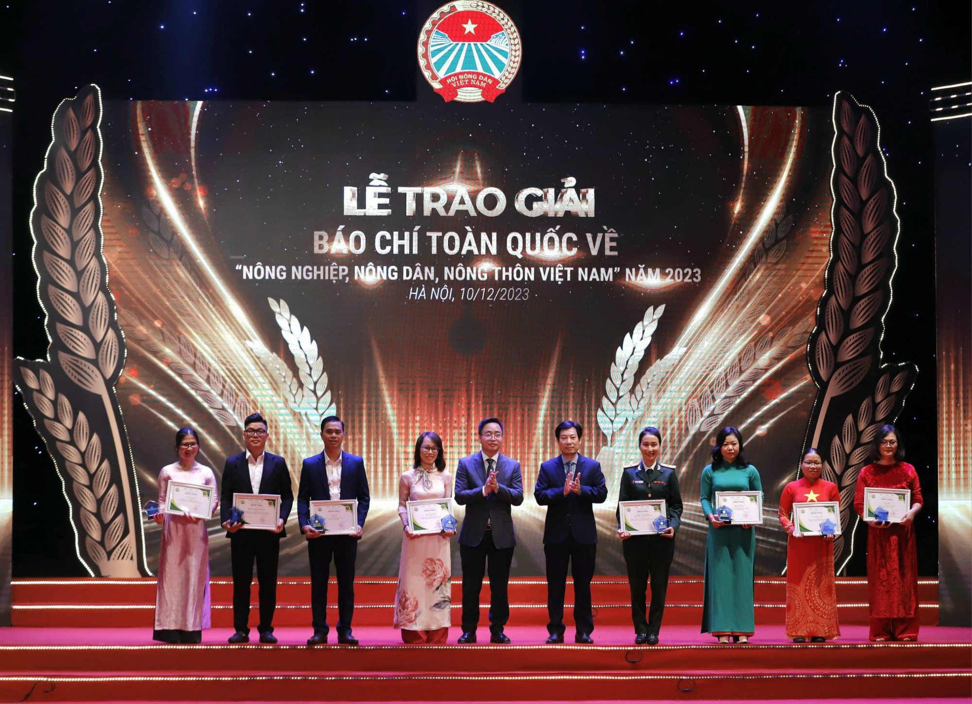 26 tác phẩm đạt giải báo chí viết về “nông nghiệp, nông dân, nông thôn Việt Nam” - Ảnh 1. 26 tác phẩm đạt giải báo chí viết về “nông nghiệp, nông dân, nông thôn Việt Nam” - Ảnh 1.