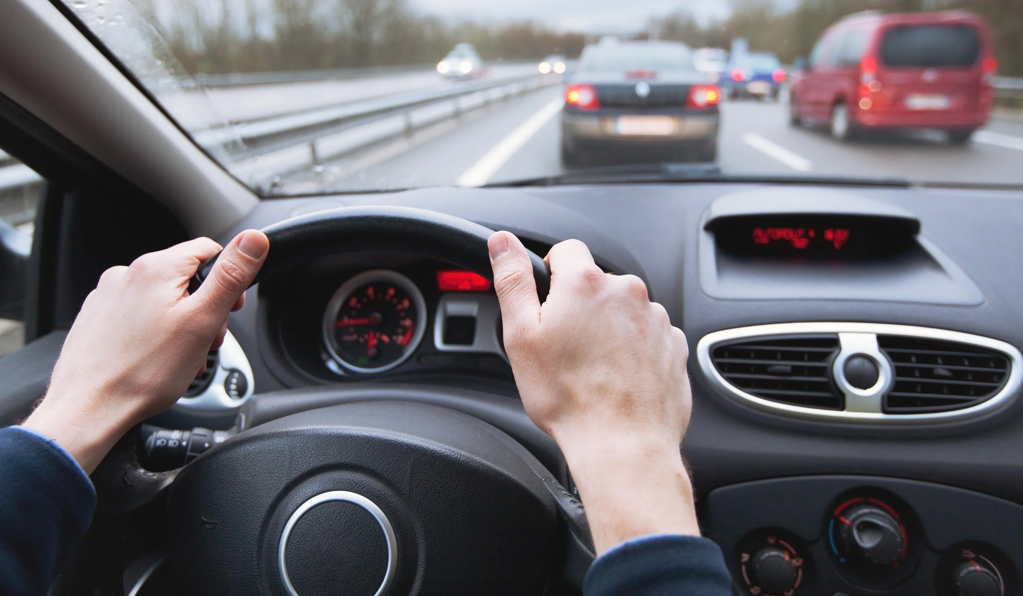 C&ocirc;ng nghệ cải thiện an to&agrave;n giao th&ocirc;ng từ những năm 2000 cho tới nay - Ảnh 1.