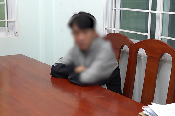 Nam sinh cướp hai nhẫn v&agrave;ng ở chợ, bị bắt sau 24h lẩn trốn - Ảnh 1.