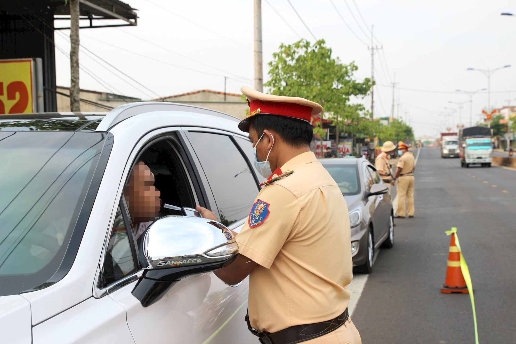 H&igrave;nh th&agrave;nh th&oacute;i quen&ldquo;đi nhậu để xe ở nh&agrave;&rdquo; - Ảnh 1.