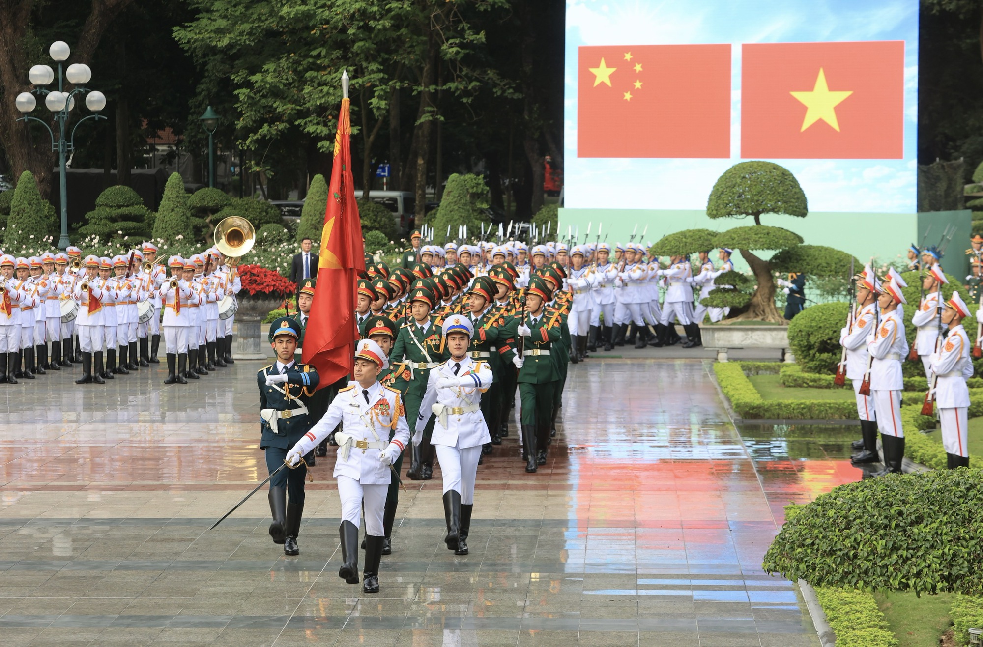 Tổng B&iacute; thư Nguyễn Ph&uacute; Trọng chủ tr&igrave; lễ đ&oacute;n Tổng b&iacute; thư, Chủ tịch Tập Cận B&igrave;nh - Ảnh 4.