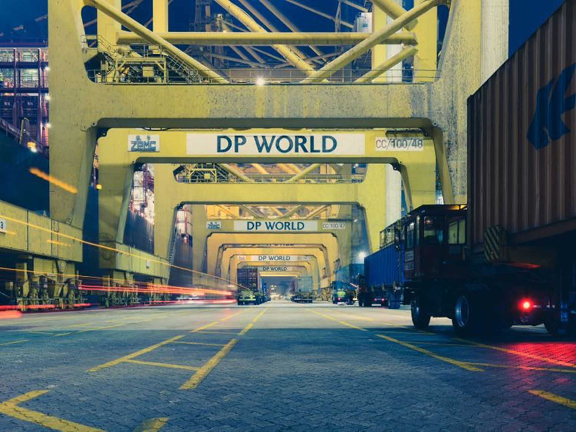 UAE “lột xác” bến thuyền thành siêu cảng thế giới - Ảnh 3. UAE “lột xác” bến thuyền thành siêu cảng thế giới - Ảnh 3.