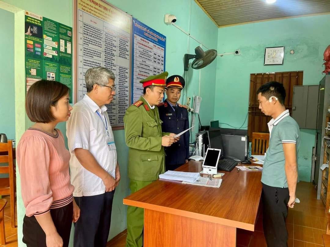 Khởi tố đối tượng cầm cốc bia đập v&agrave;o đầu bạn nhậu tổn thương 27% sức khỏe ở Tuy&ecirc;n Quang - Ảnh 1.