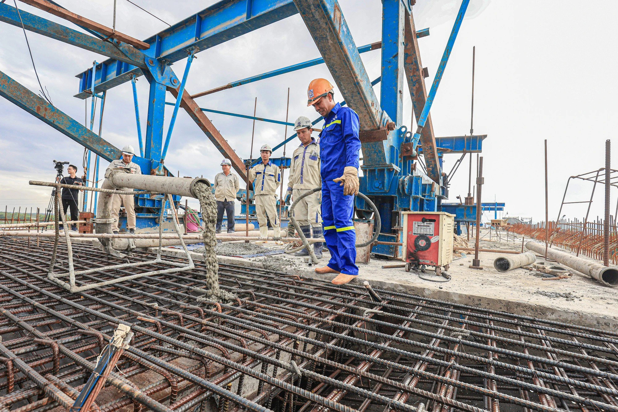 Hợp long cầu Bến Mới nối Nam Định - Ninh B&igrave;nh - Ảnh 10.