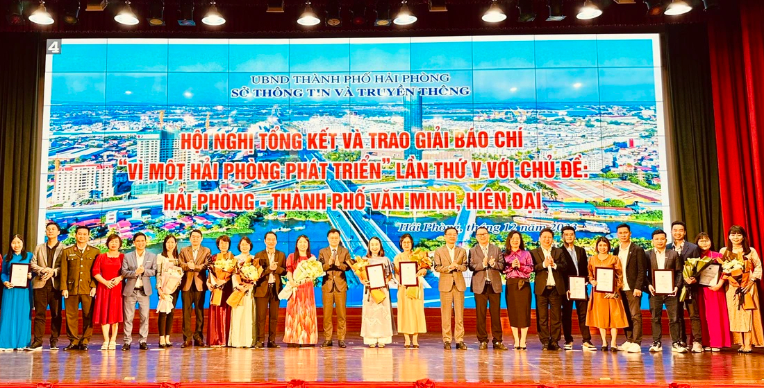 Trao giải Giải B&aacute;o ch&iacute; "V&igrave; một Hải Ph&ograve;ng ph&aacute;t triển" lần thứ V - Ảnh 2.