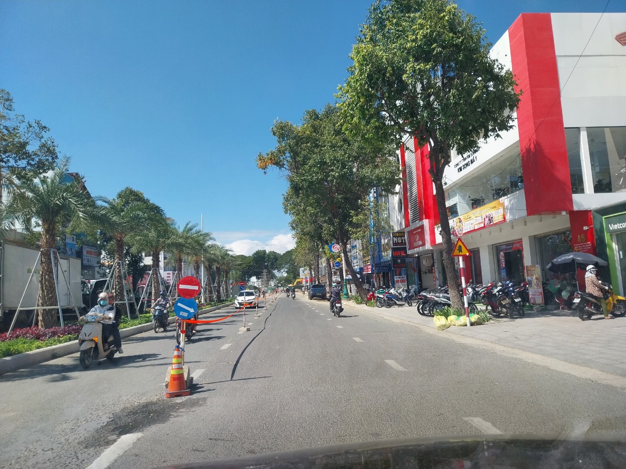 T&aacute;i lập mặt đường c&aacute;c tuyến phố nội &ocirc; TP Phan Rang-Th&aacute;p Ch&agrave;m sau " l&ocirc; cốt" rời đi - Ảnh 3.