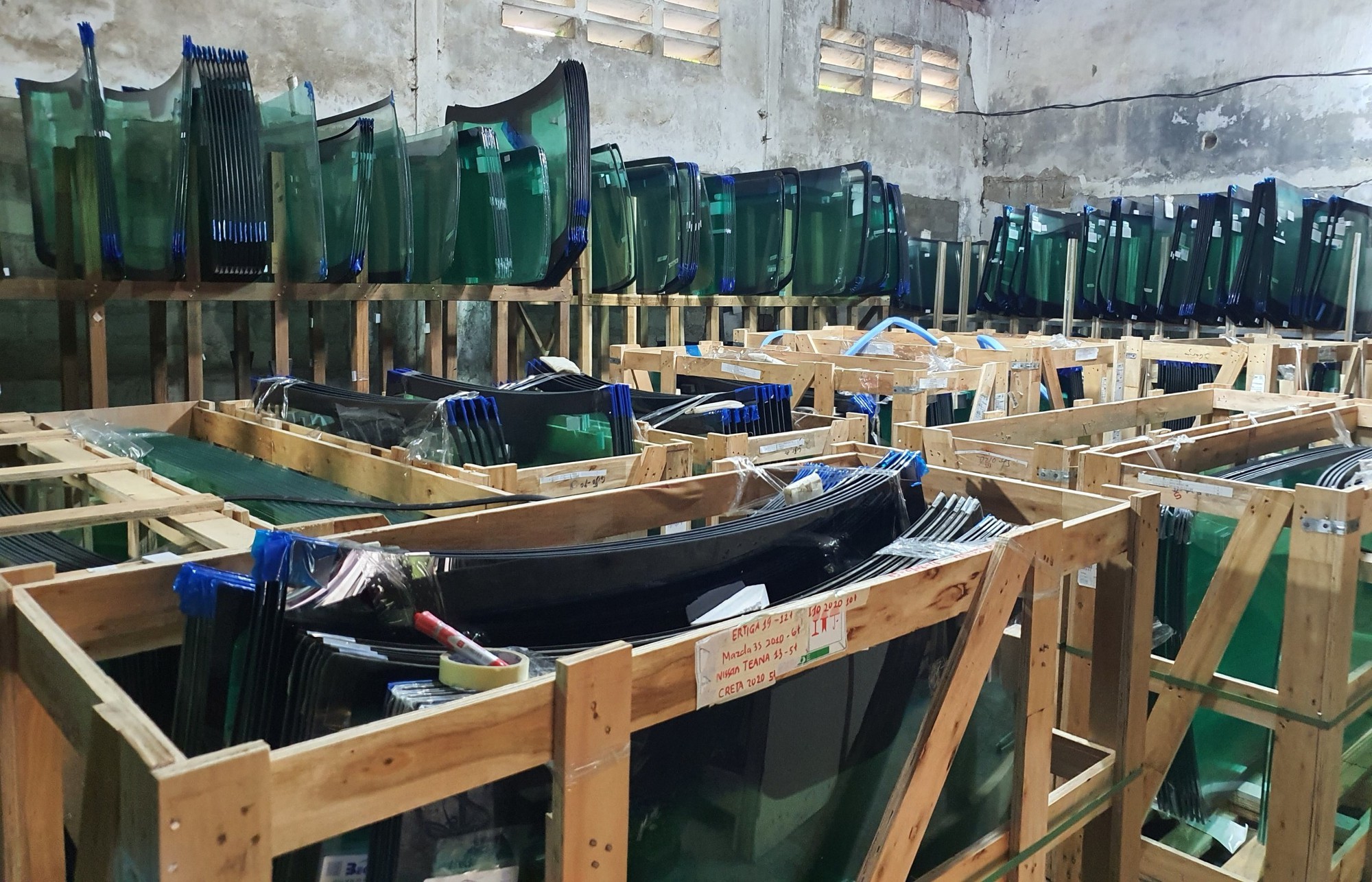 Triệt ph&aacute; đường d&acirc;y h&ocirc; biến k&iacute;nh xe &ocirc; t&ocirc; logo Trung Quốc th&agrave;nh của nh&atilde;n hiệu nổi tiếng - Ảnh 2.