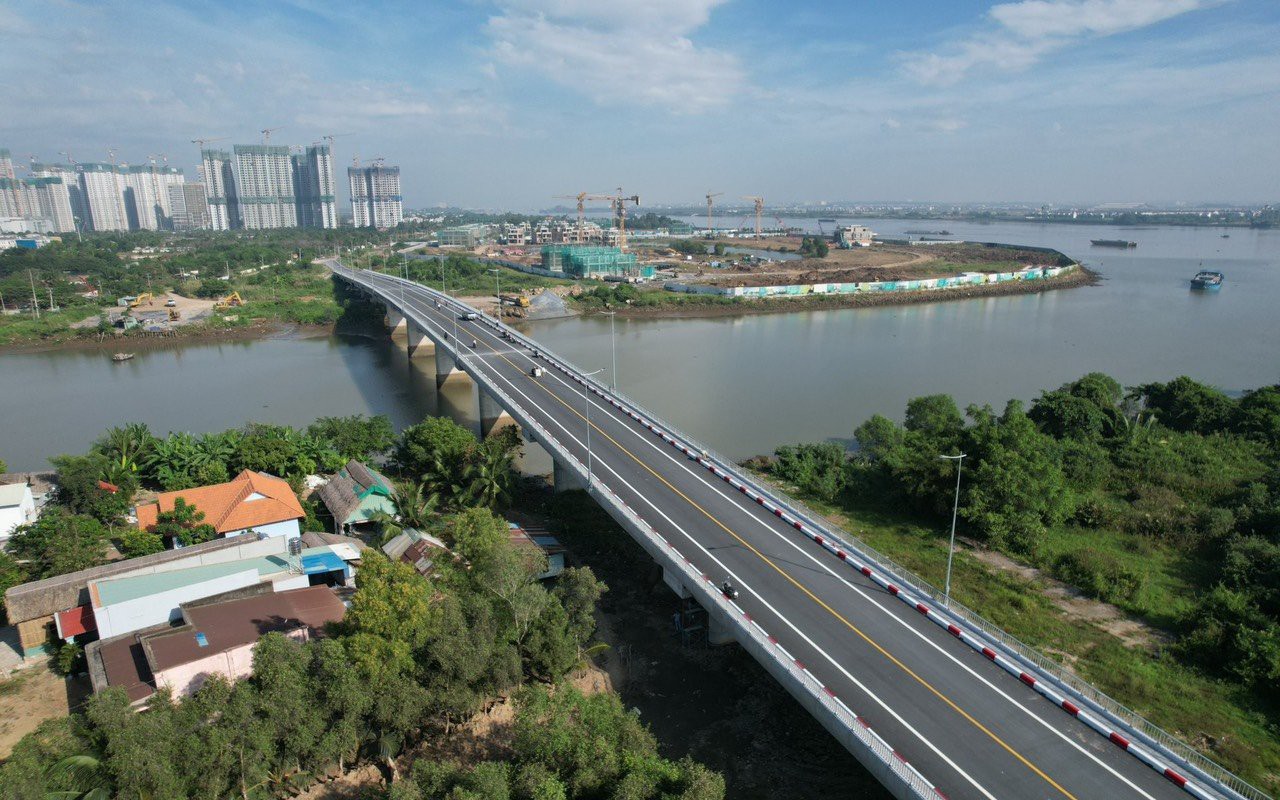 Th&ocirc;ng xe cầu Long Đại, ph&aacute; thế c&aacute;ch trở đ&ocirc;i bờ s&ocirc;ng Tắc