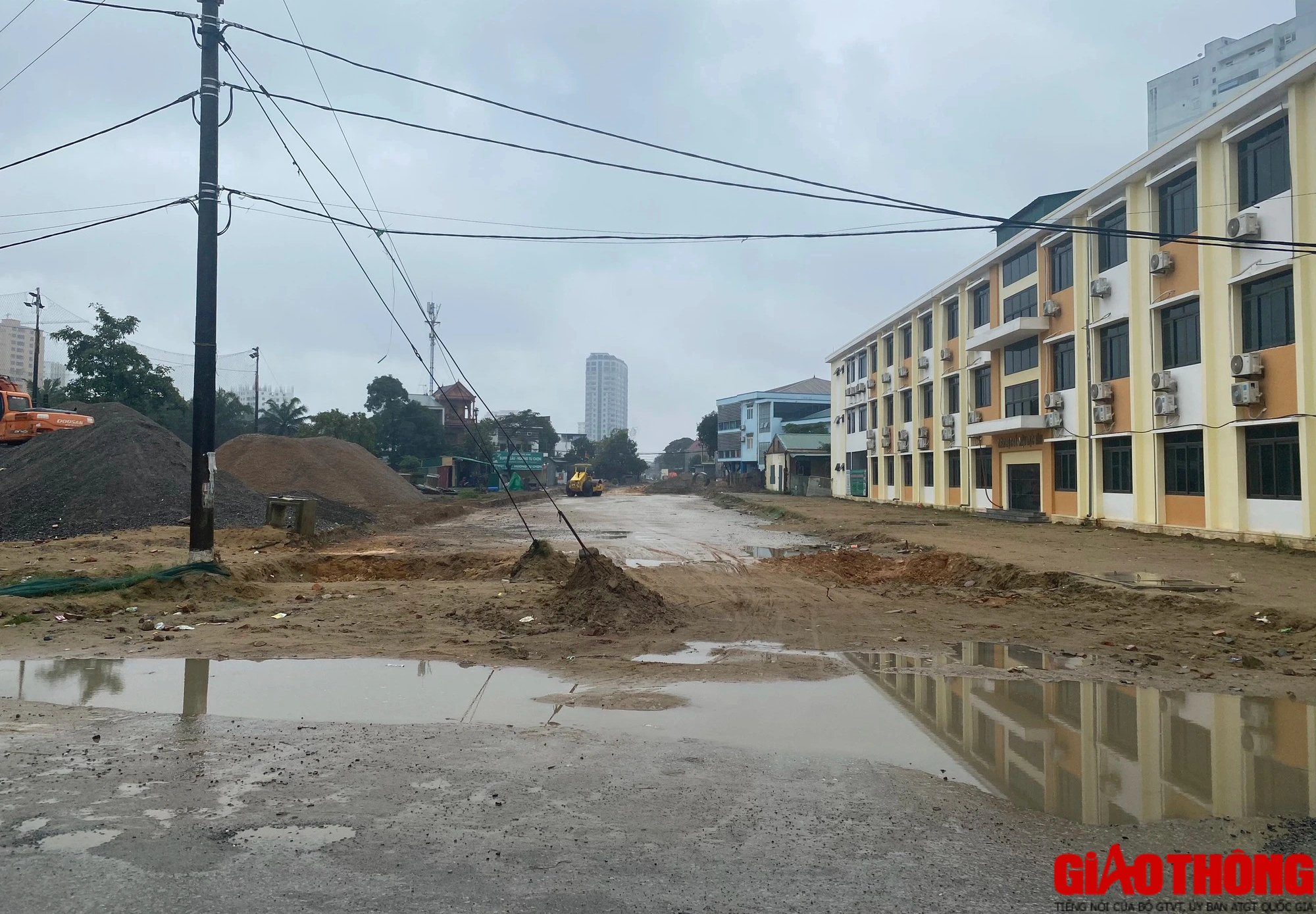 Vướng mặt bằng, nhiều dự &aacute;n giao th&ocirc;ng ở TP Vinh kh&oacute; giải ng&acirc;n - Ảnh 2.