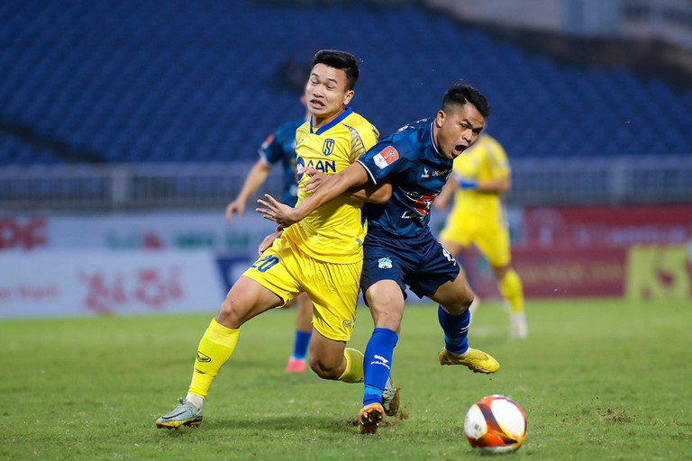 V-League: Tuấn Anh bị từ chối b&agrave;n thắng, HAGL nối d&agrave;i chuỗi trận đ&aacute;ng qu&ecirc;n   - Ảnh 1.