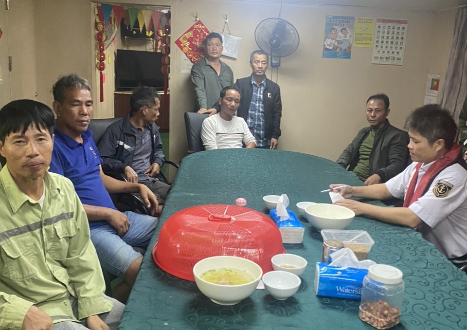 Vụ ch&igrave;m t&agrave;u Gia Bảo 19: Hai thuyền vi&ecirc;n bị mất t&iacute;ch đ&atilde; được t&agrave;u c&aacute; cứu vớt - Ảnh 1.
