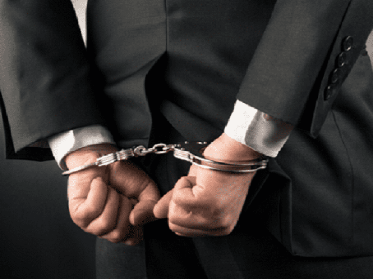 Bắt nh&acirc;n vi&ecirc;n ng&acirc;n h&agrave;ng lừa đảo chiếm đoạt 7,3 tỷ - Ảnh 1.