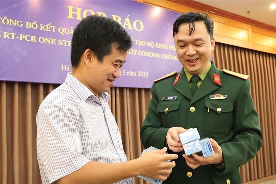 Tổng gi&aacute;m đốc Việt &Aacute; v&agrave; nhiều cựu sĩ quan Học viện Qu&acirc;n y hầu t&ograve;a - Ảnh 1.