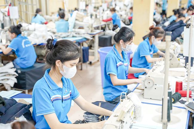 Một năm gian nan của ng&agrave;nh dệt may: Năm 2024 sẽ ra sao? - Ảnh 1.