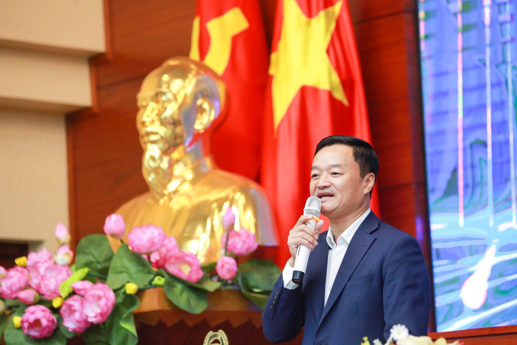 Giải thưởng V&ocirc; lăng v&agrave;ng ng&agrave;y c&agrave;ng lan toả mạnh mẽ - Ảnh 2.