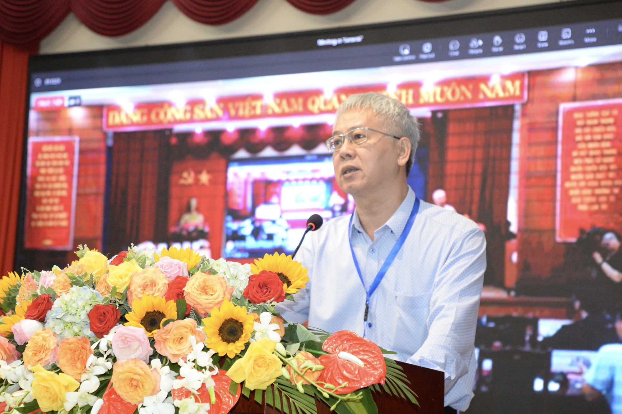 TP.HCM định hướng sản xuất vật liệu tái chế làm công trình giao thông - Ảnh 1. TP.HCM định hướng sản xuất vật liệu tái chế làm công trình giao thông - Ảnh 1.