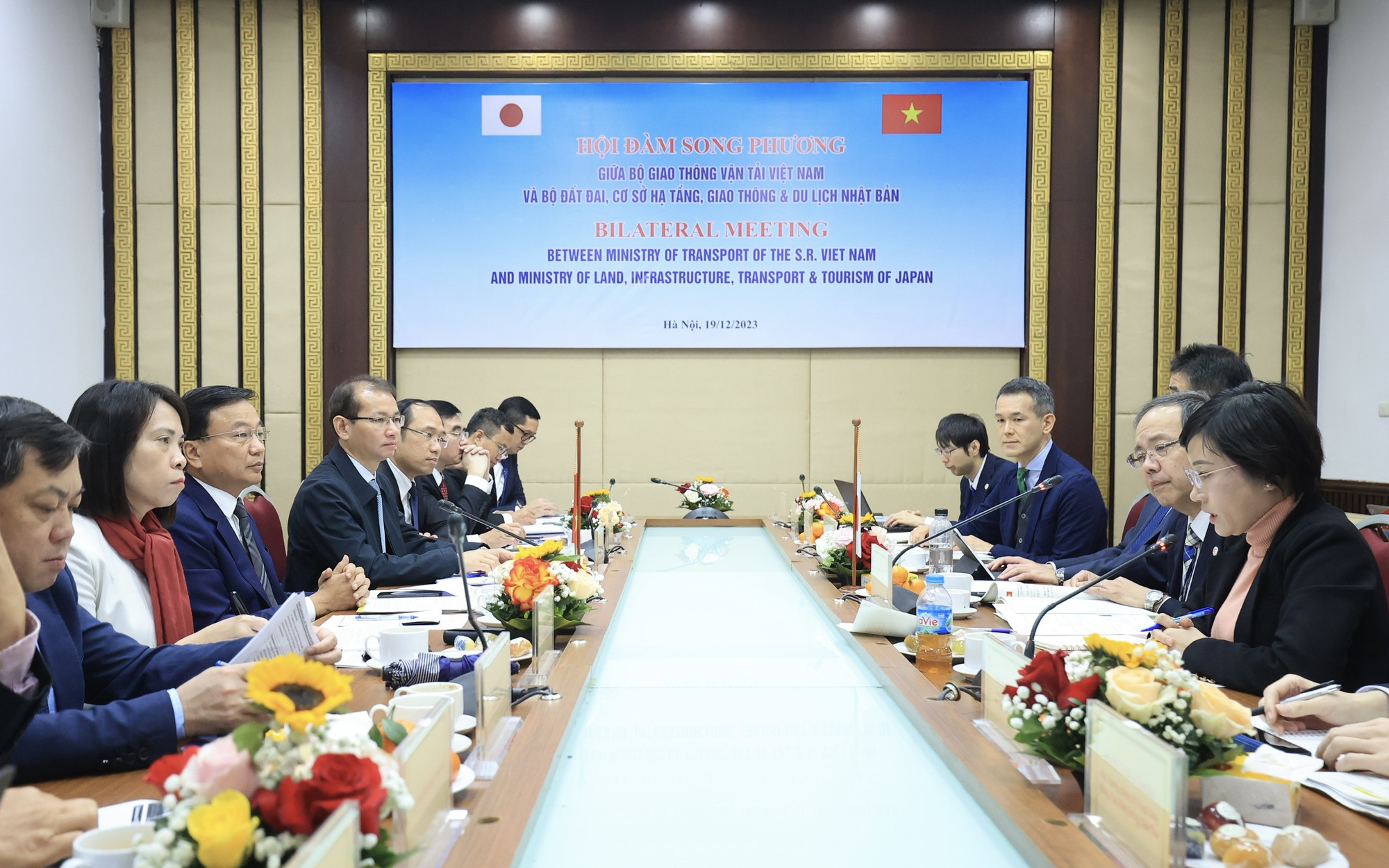 Th&uacute;c đẩy hợp t&aacute;c Việt Nam - Nhật Bản ph&aacute;t triển giao th&ocirc;ng bền vững