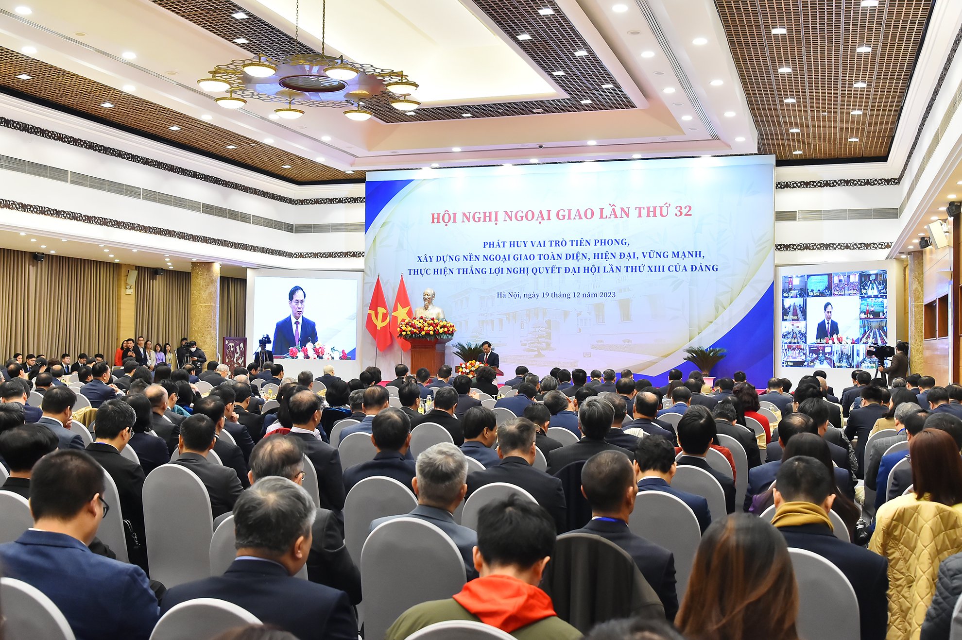 Tổng bí thư dự, chỉ đạo Hội nghị ngoại giao lần thứ 32 - Ảnh 7. Tổng bí thư dự, chỉ đạo Hội nghị ngoại giao lần thứ 32 - Ảnh 7.