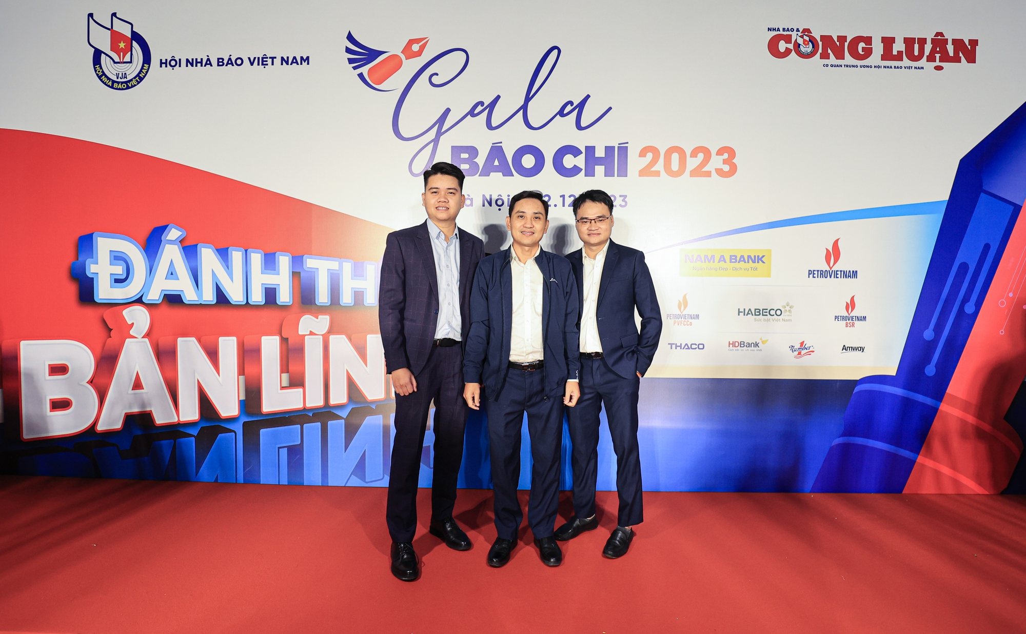 Báo Giao thông đạt giải Vàng "Khoảnh khắc báo chí 2022" - Ảnh 3. Báo Giao thông đạt giải Vàng "Khoảnh khắc báo chí 2022" - Ảnh 3.