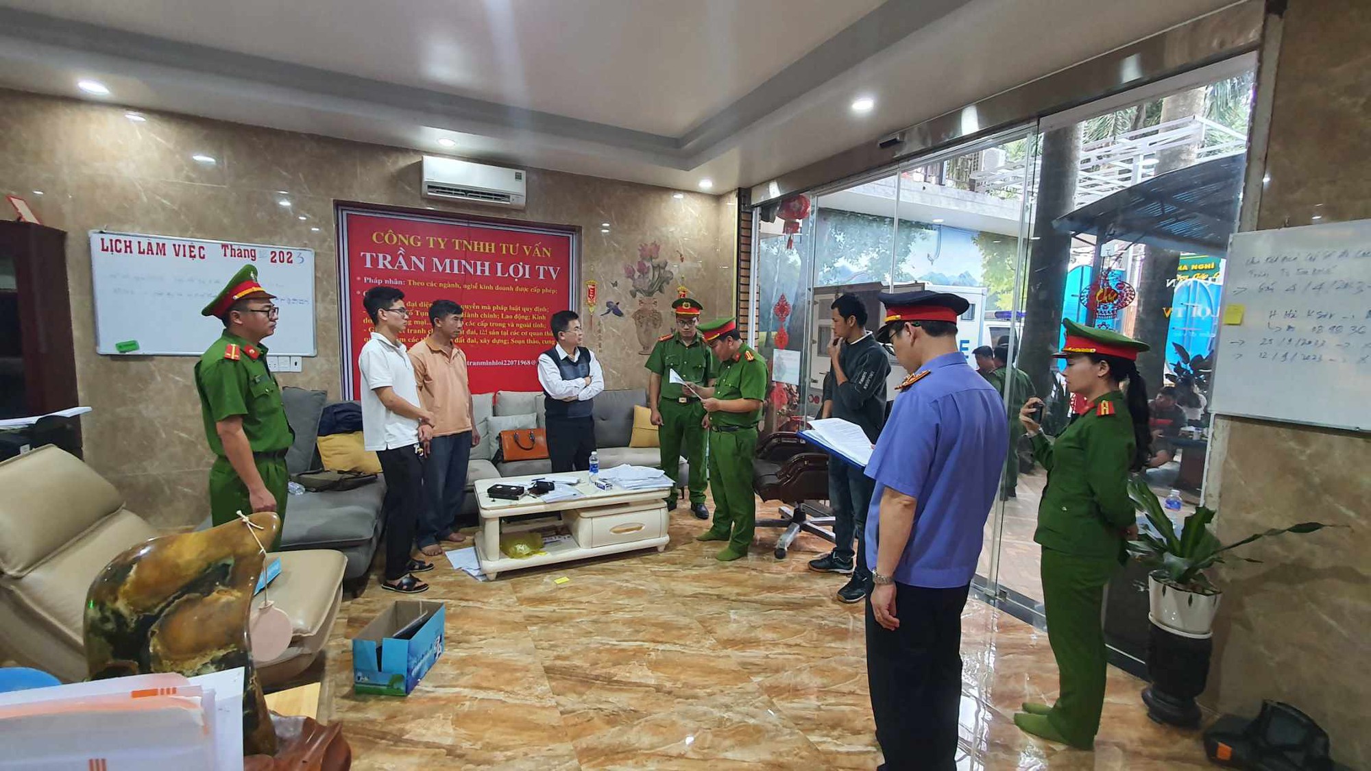 Khởi tố, bắt giam đối tượng vu khống Chánh án tòa huyện ở Đắk Lắk - Ảnh 1. Khởi tố, bắt giam đối tượng vu khống Chánh án tòa huyện ở Đắk Lắk - Ảnh 1.